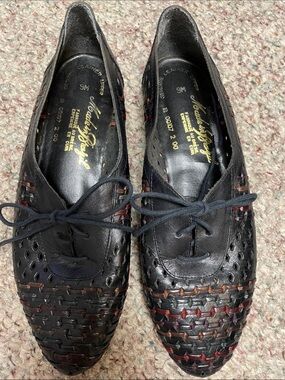 Vintage 80s braided Leather Woven Lace-Up Flats in Black/green/Red Accents